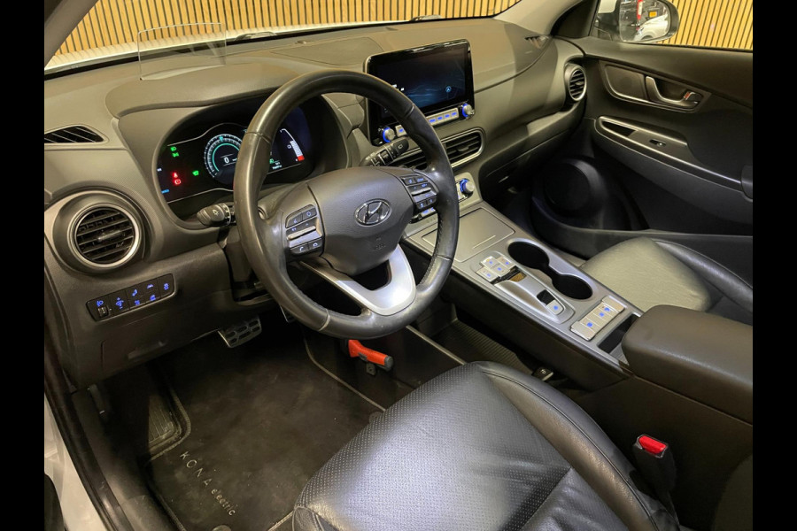 Hyundai Kona EV Fashion 64 kWh|FACELIFT|3-FASE|LEDER|DAKJE|HEAD-UP|ACC|CAMERA|CARPLAY|NAVI|NL- AUTO|NAP|INCL. BTW|1e EIG.|