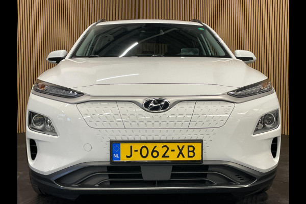 Hyundai Kona EV Fashion 64 kWh|FACELIFT|3-FASE|LEDER|DAKJE|HEAD-UP|ACC|CAMERA|CARPLAY|NAVI|NL- AUTO|NAP|INCL. BTW|1e EIG.|