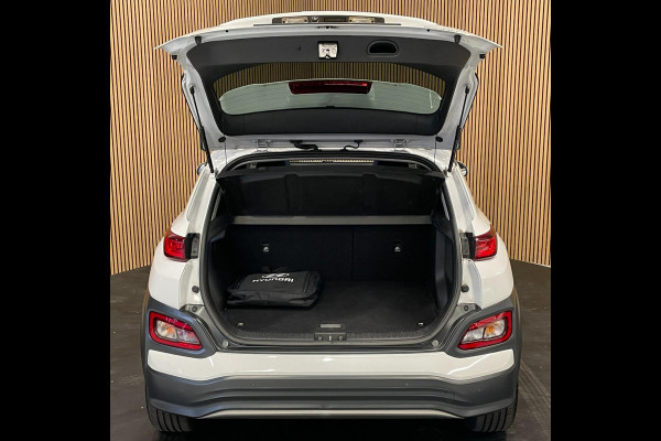Hyundai Kona EV Fashion 64 kWh|FACELIFT|3-FASE|LEDER|DAKJE|HEAD-UP|ACC|CAMERA|CARPLAY|NAVI|NL- AUTO|NAP|INCL. BTW|1e EIG.|