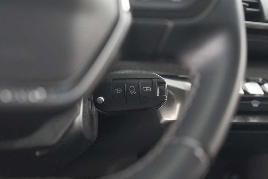 Peugeot 3008 PureTech 130 EAT8 GT Line | Trekhaak | Camera | Navigatie | Apple Carplay | Parkeersensoren