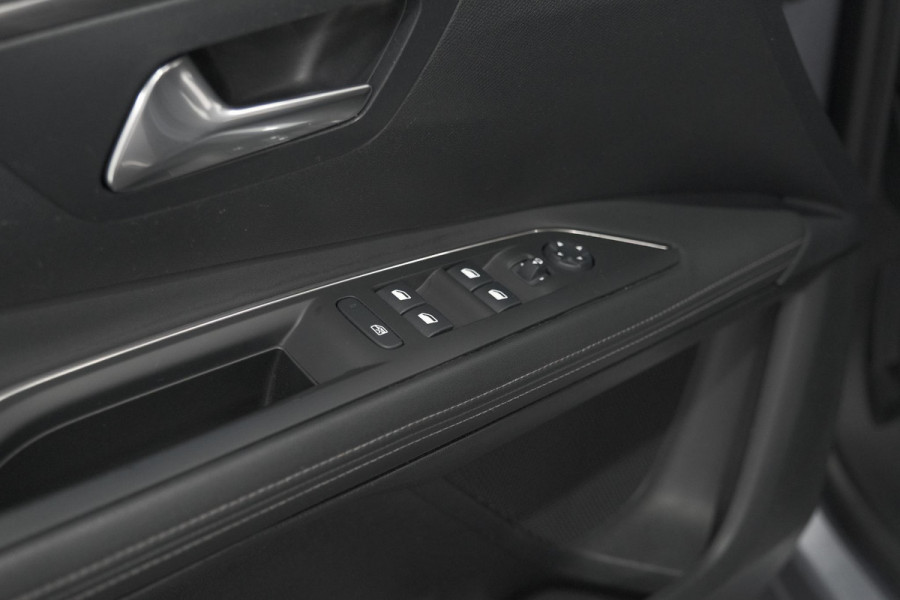 Peugeot 3008 PureTech 130 EAT8 GT Line | Trekhaak | Camera | Navigatie | Apple Carplay | Parkeersensoren