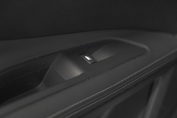 Peugeot 3008 PureTech 130 EAT8 GT Line | Trekhaak | Camera | Navigatie | Apple Carplay | Parkeersensoren