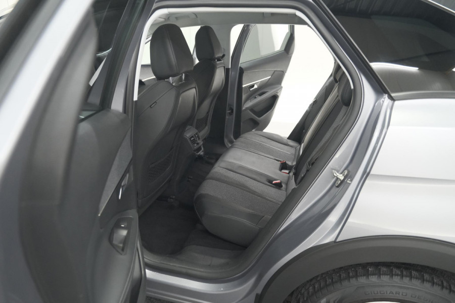Peugeot 3008 PureTech 130 EAT8 GT Line | Trekhaak | Camera | Navigatie | Apple Carplay | Parkeersensoren
