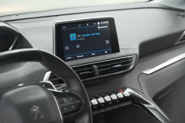 Peugeot 3008 PureTech 130 EAT8 GT Line | Trekhaak | Camera | Navigatie | Apple Carplay | Parkeersensoren