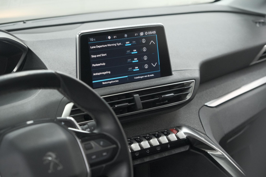 Peugeot 3008 PureTech 130 EAT8 GT Line | Trekhaak | Camera | Navigatie | Apple Carplay | Parkeersensoren