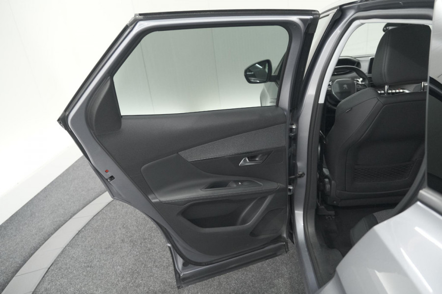 Peugeot 3008 PureTech 130 EAT8 GT Line | Trekhaak | Camera | Navigatie | Apple Carplay | Parkeersensoren