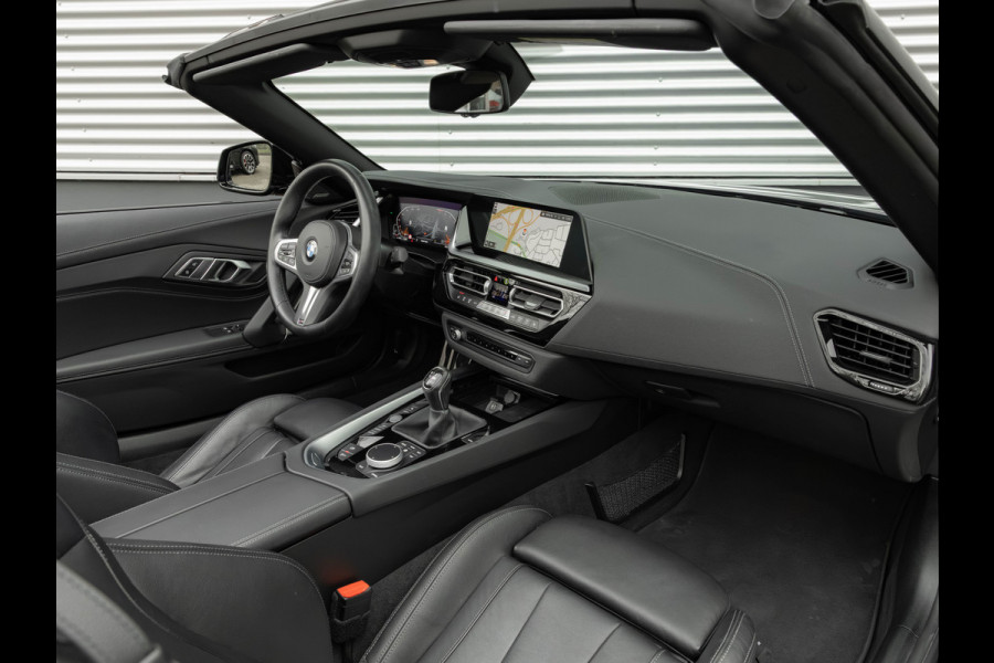 BMW Z4 Roadster sDrive20i M-Sport - Manual - M-Zetels - Harman Kardon - Stoelverwarming