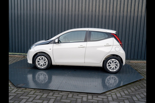Toyota Aygo 1.0 VVT-i x-play | Camera | Prijs Rijklaar!!