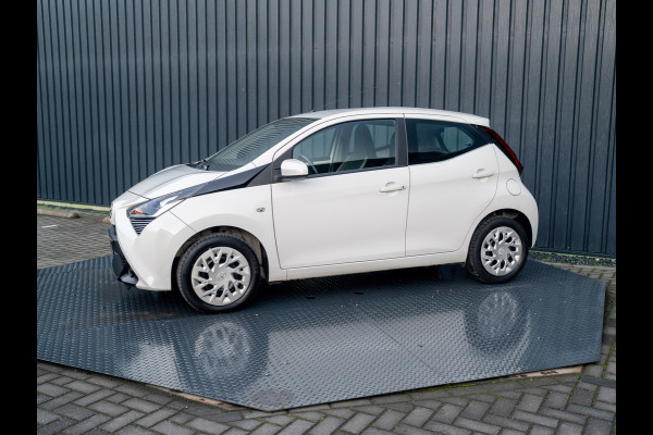 Toyota Aygo 1.0 VVT-i x-play | Camera | Prijs Rijklaar!!