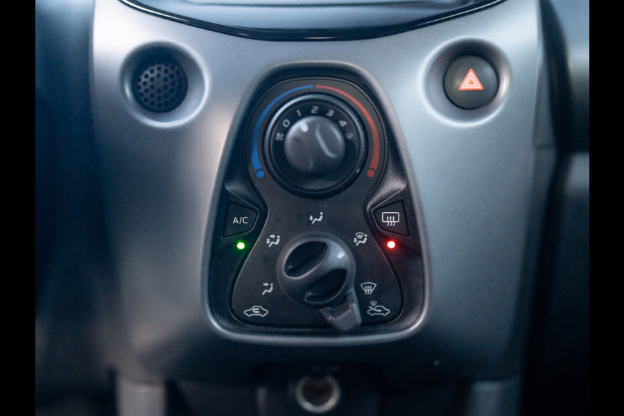 Toyota Aygo 1.0 VVT-i x-play | Camera | Prijs Rijklaar!!