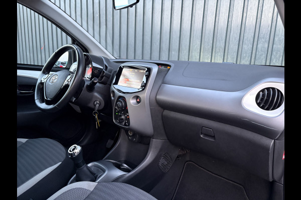 Toyota Aygo 1.0 VVT-i x-play | Camera | Prijs Rijklaar!!