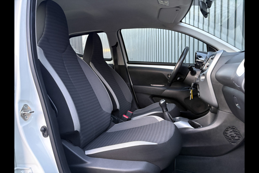 Toyota Aygo 1.0 VVT-i x-play | Camera | Prijs Rijklaar!!