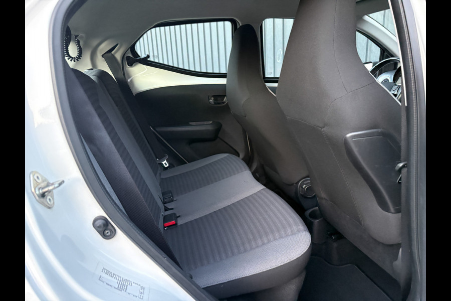 Toyota Aygo 1.0 VVT-i x-play | Camera | Prijs Rijklaar!!