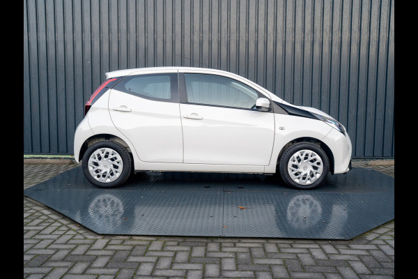 Toyota Aygo 1.0 VVT-i x-play | Camera | Prijs Rijklaar!!