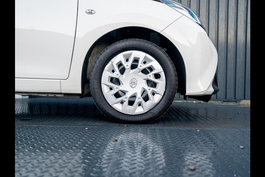 Toyota Aygo 1.0 VVT-i x-play | Camera | Prijs Rijklaar!!