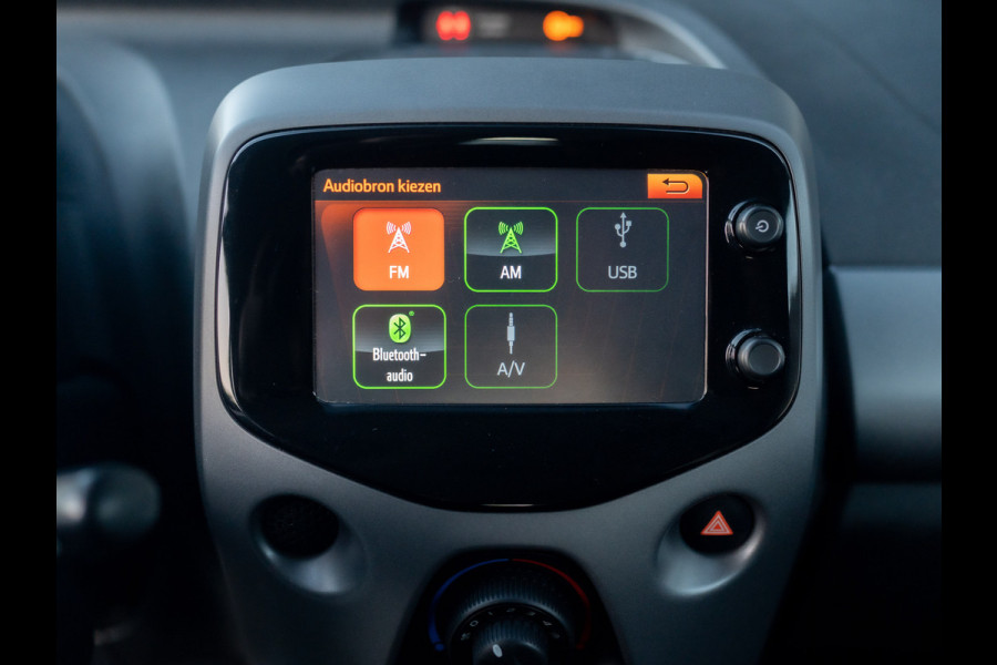 Toyota Aygo 1.0 VVT-i x-play | Camera | Prijs Rijklaar!!