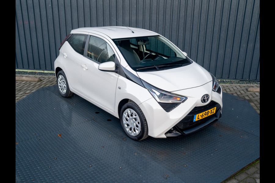Toyota Aygo 1.0 VVT-i x-play | Camera | Prijs Rijklaar!!