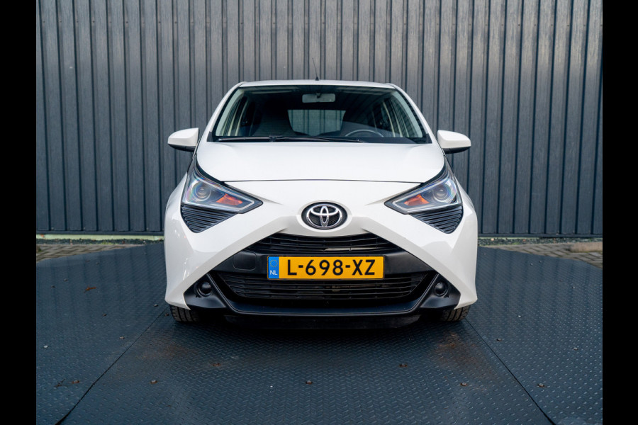 Toyota Aygo 1.0 VVT-i x-play | Camera | Prijs Rijklaar!!