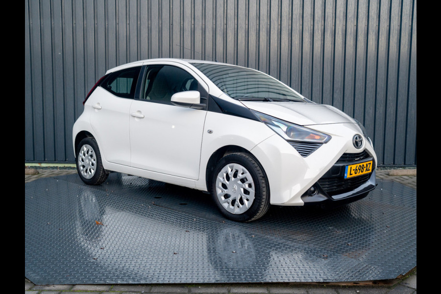 Toyota Aygo 1.0 VVT-i x-play | Camera | Prijs Rijklaar!!