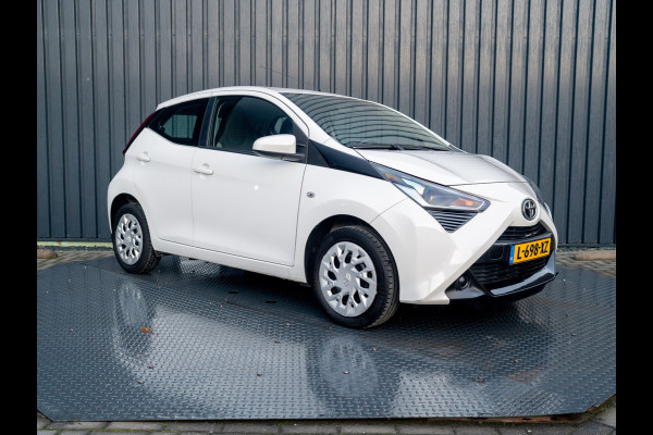 Toyota Aygo 1.0 VVT-i x-play | Camera | Prijs Rijklaar!!