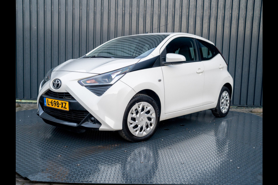Toyota Aygo 1.0 VVT-i x-play | Camera | Prijs Rijklaar!!