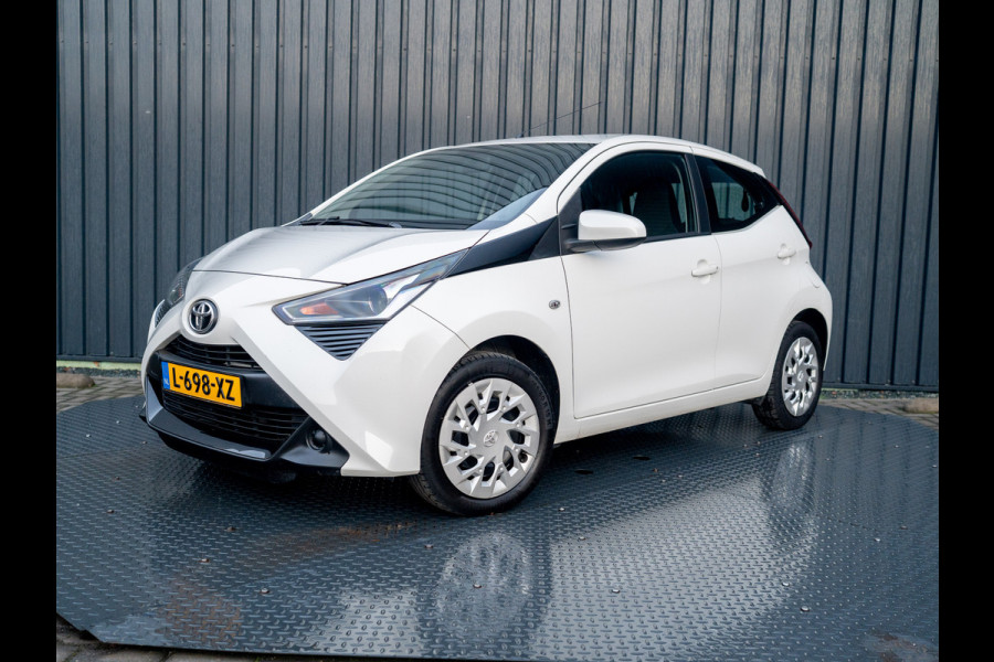 Toyota Aygo 1.0 VVT-i x-play | Camera | Prijs Rijklaar!!