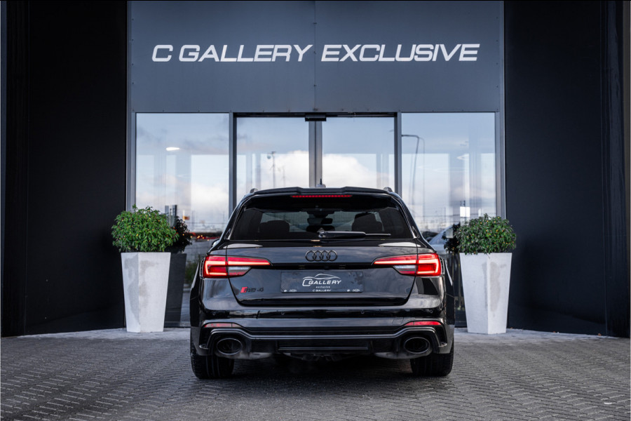 Audi RS4 Avant 2.9 TFSI quattro - Panorama | B&O | Carbon | Alcantara | Massage  | Memory