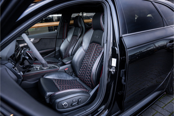 Audi RS4 Avant 2.9 TFSI quattro - Panorama | B&O | Carbon | Alcantara | Massage  | Memory
