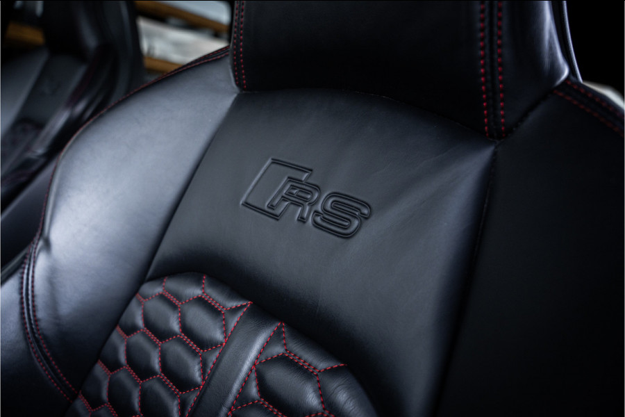 Audi RS4 Avant 2.9 TFSI quattro - Panorama | B&O | Carbon | Alcantara | Massage  | Memory