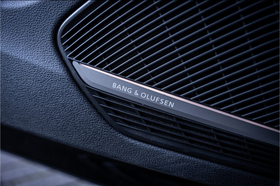 Audi RS4 Avant 2.9 TFSI quattro - Panorama | B&O | Carbon | Alcantara | Massage  | Memory