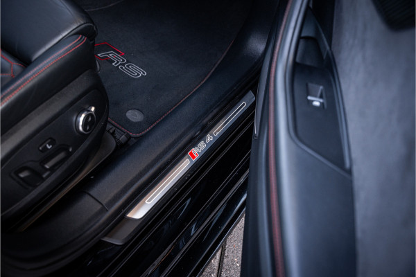 Audi RS4 Avant 2.9 TFSI quattro - Panorama | B&O | Carbon | Alcantara | Massage  | Memory
