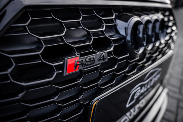 Audi RS4 Avant 2.9 TFSI quattro - Panorama | B&O | Carbon | Alcantara | Massage  | Memory