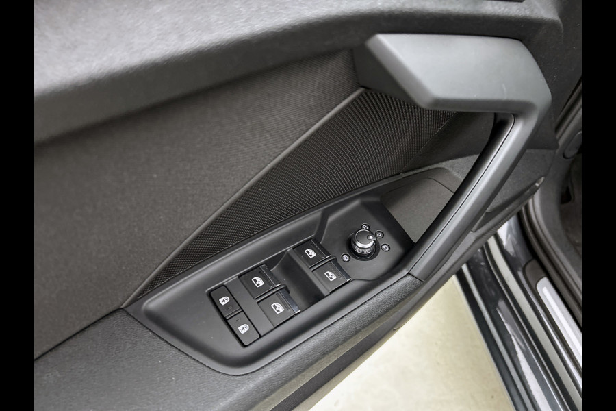 Audi A3 Sportback 35 TFSI Business edition Automaat (NAVI, ADAPTIVE CRUISE, CARPLAY, VIRTUAL COCKPIT, 1e EIGENAAR)