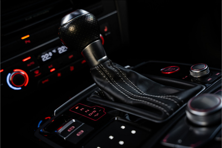 Audi RS6 Avant C7.5 4.0 TFSI quattro performance Pro Line Plus - Keramisch | Panorama | B&O | Memory | HUD