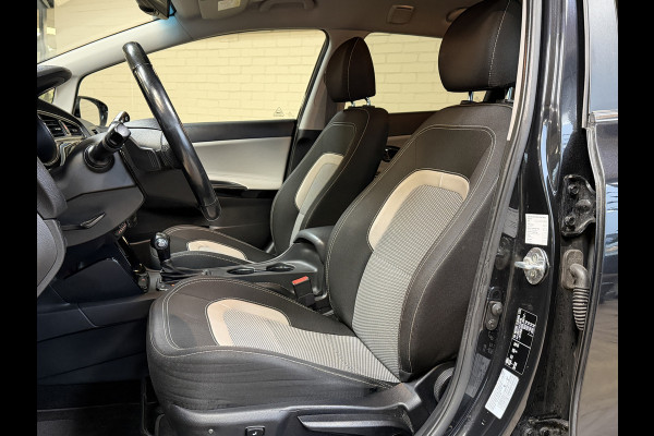 Kia cee'd Sportswagon 1.6 GDI AUT DynamicLine | Navi | Stoel & Stuur verwarming | Camera | PDC V+A | 16" | Keurig netjes onderhouden!