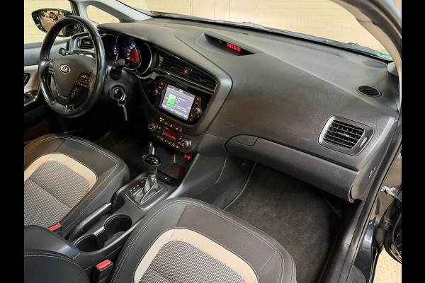 Kia cee'd Sportswagon 1.6 GDI AUT DynamicLine | Navi | Stoel & Stuur verwarming | Camera | PDC V+A | 16" | Keurig netjes onderhouden!
