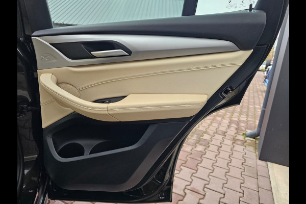 BMW X3 xDrive20i High Executive | Automaat | Pano | Leder | Elek. klep | Camera | LED | Stoelverwarming | Navi |