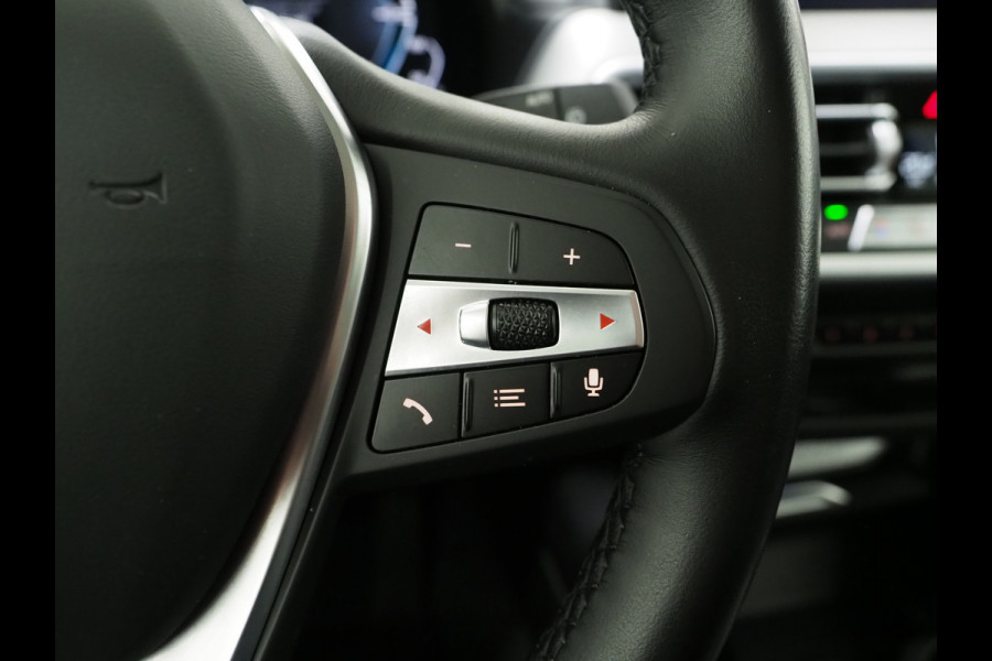 BMW X3 xDrive30e LCI High Executive | Leder | Sportstoelen | 360 | Virtual | Sfeerverlichting | DAB | Carplay