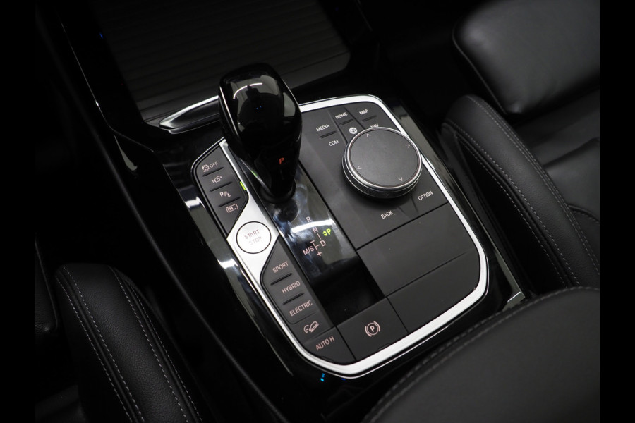 BMW X3 xDrive30e LCI High Executive | Leder | Sportstoelen | 360 | Virtual | Sfeerverlichting | DAB | Carplay