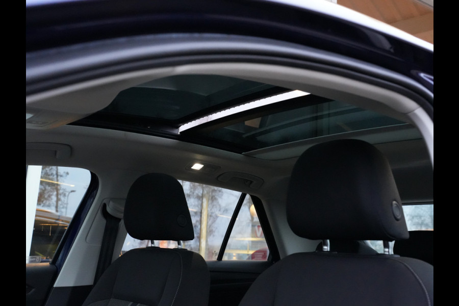 Volkswagen T-Roc 1.5 TSI Style Business | Panodak | Navigatie | Climate Control | Android/Apple Carplay