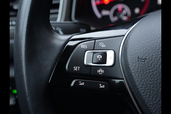 Volkswagen T-Roc 1.5 TSI Style Business | Panodak | Navigatie | Climate Control | Android/Apple Carplay