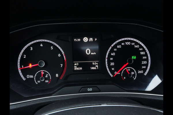 Volkswagen T-Roc 1.5 TSI Style Business | Panodak | Navigatie | Climate Control | Android/Apple Carplay
