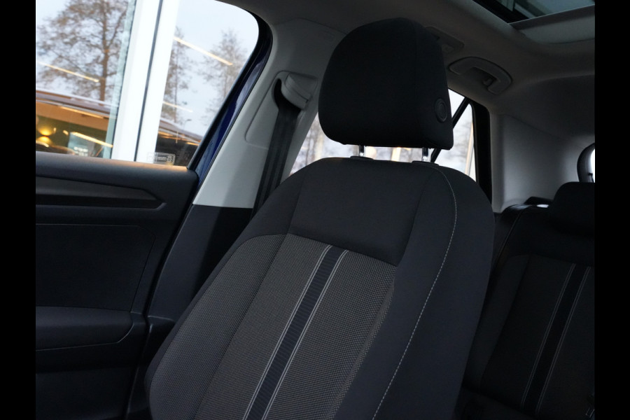 Volkswagen T-Roc 1.5 TSI Style Business | Panodak | Navigatie | Climate Control | Android/Apple Carplay