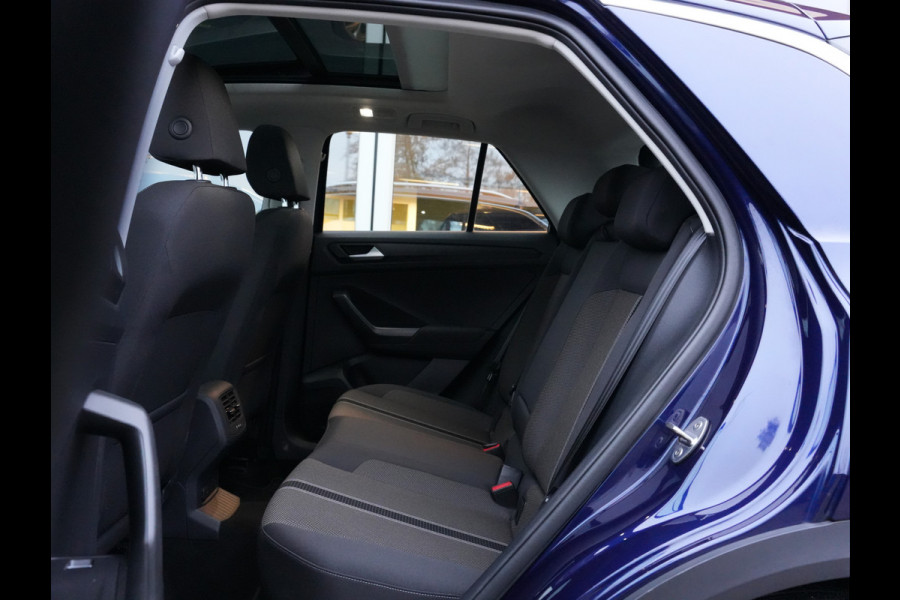 Volkswagen T-Roc 1.5 TSI Style Business | Panodak | Navigatie | Climate Control | Android/Apple Carplay
