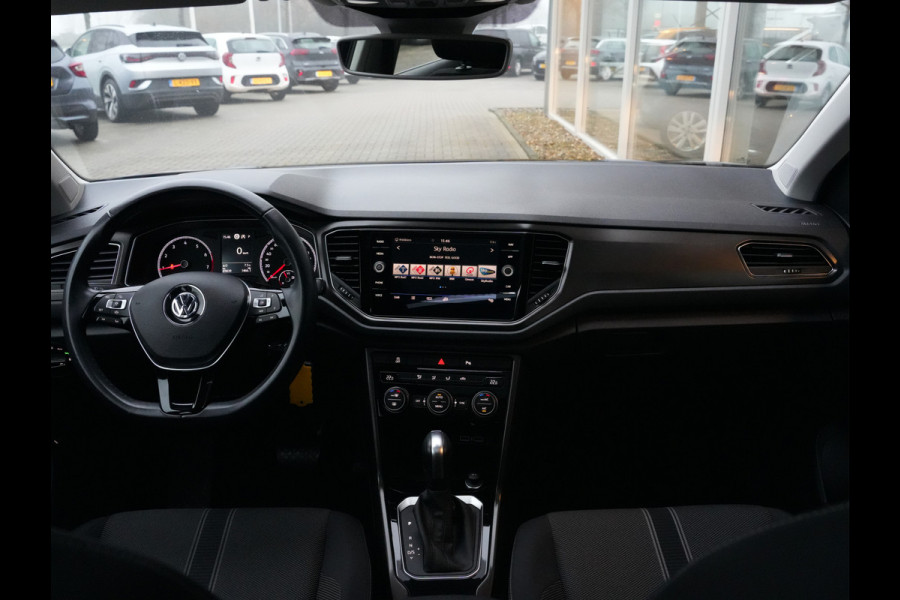 Volkswagen T-Roc 1.5 TSI Style Business | Panodak | Navigatie | Climate Control | Android/Apple Carplay