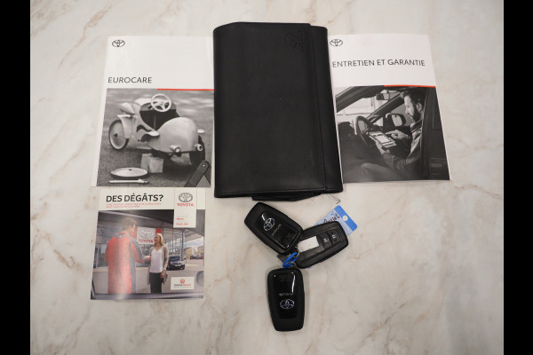 Toyota Prius 1.8 VVT-I Hybrid Lounge | Head Up | Camera | Keyless | JBL | Adaptive Cruise | BLIS | Carplay