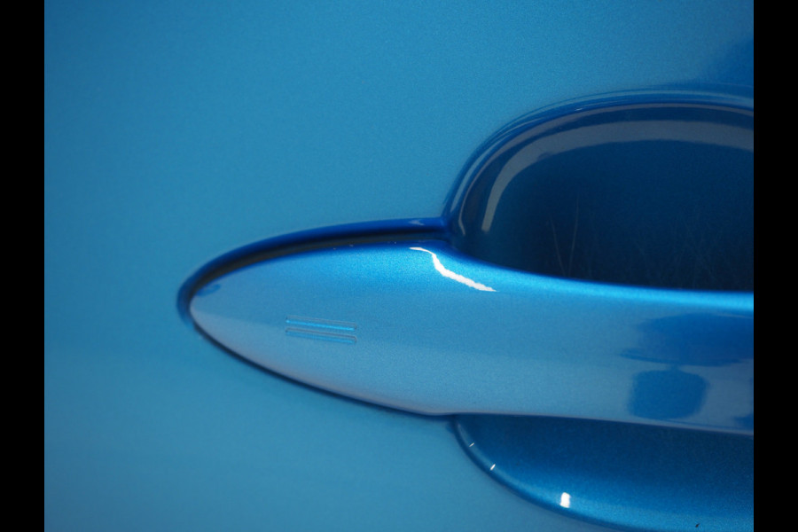 Toyota Prius 1.8 VVT-I Hybrid Lounge | Head Up | Camera | Keyless | JBL | Adaptive Cruise | BLIS | Carplay