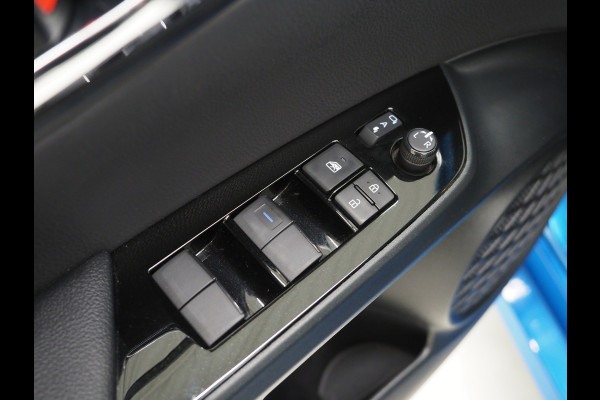 Toyota Prius 1.8 VVT-I Hybrid Lounge | Head Up | Camera | Keyless | JBL | Adaptive Cruise | BLIS | Carplay