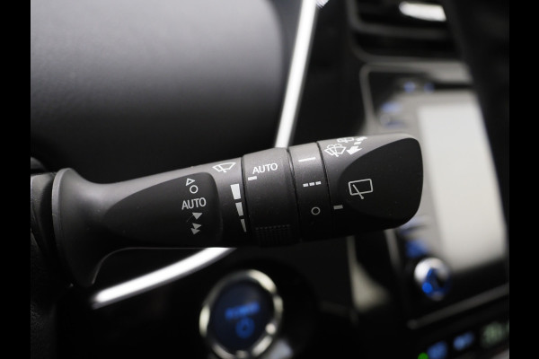 Toyota Prius 1.8 VVT-I Hybrid Lounge | Head Up | Camera | Keyless | JBL | Adaptive Cruise | BLIS | Carplay