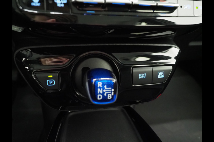 Toyota Prius 1.8 VVT-I Hybrid Lounge | Head Up | Camera | Keyless | JBL | Adaptive Cruise | BLIS | Carplay